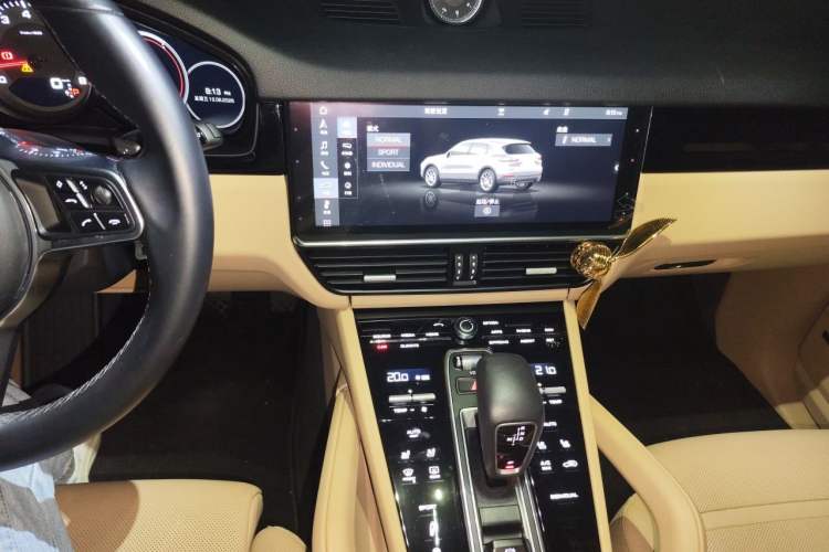 Used Porsche Cayenne 2018 Cayenne 3.0T Audio And AC Panel
