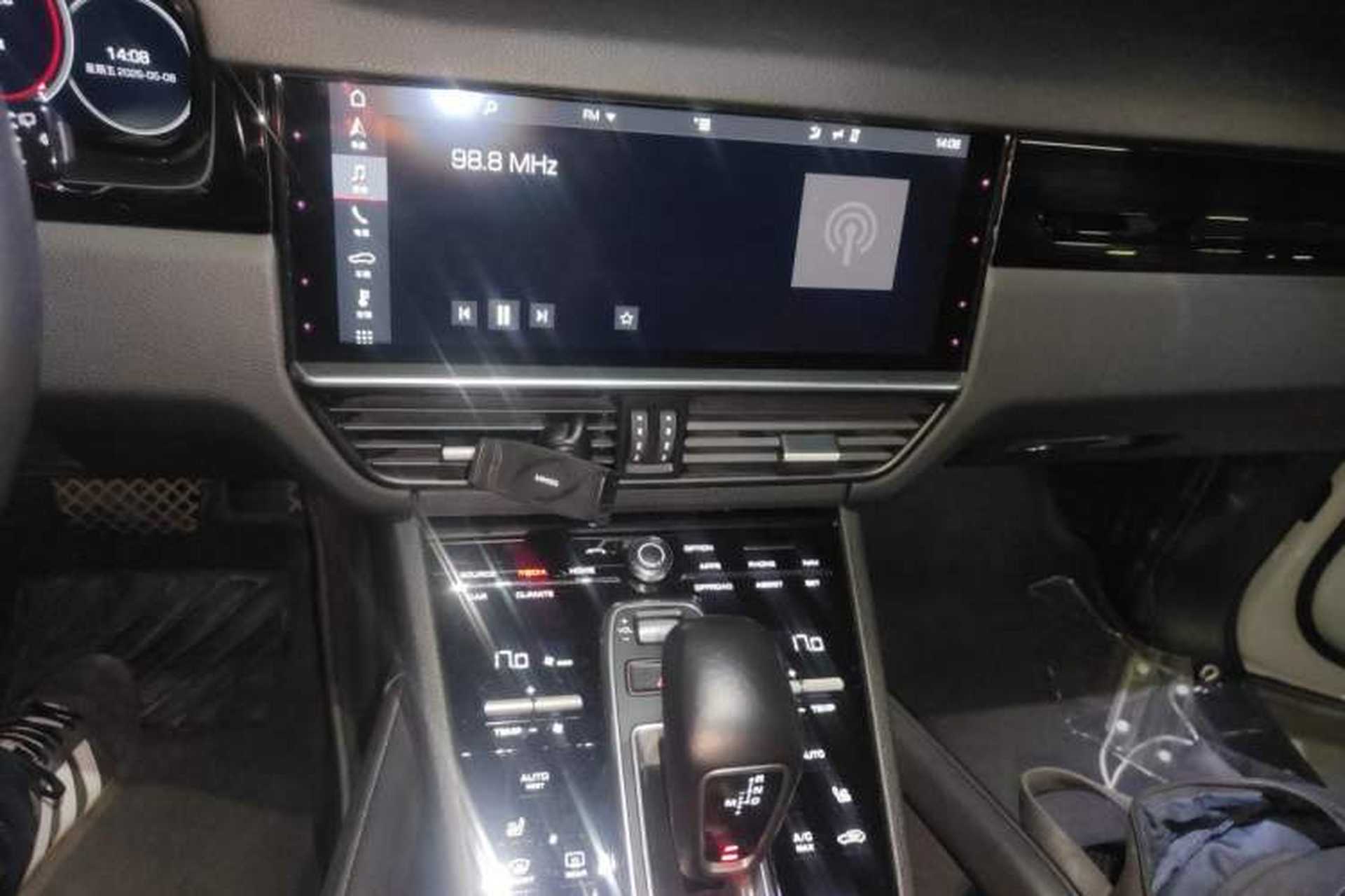 Used Porsche Cayenne 2018 Cayenne 3.0T Audio And AC Panel
