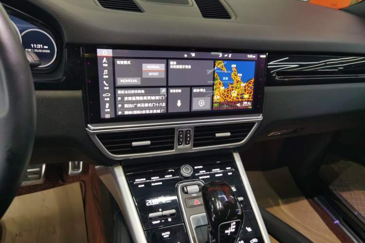 Used Porsche Cayenne 2018 Cayenne 3.0T Audio And AC Panel