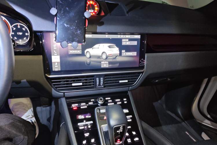 Used Porsche Cayenne 2018 Cayenne 3.0T Audio And AC Panel