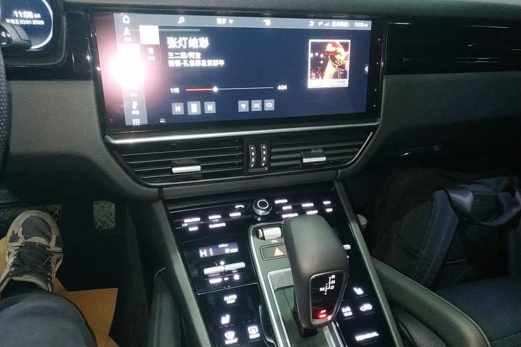 Used Porsche Cayenne 2018 Cayenne 3.0T Audio And AC Panel