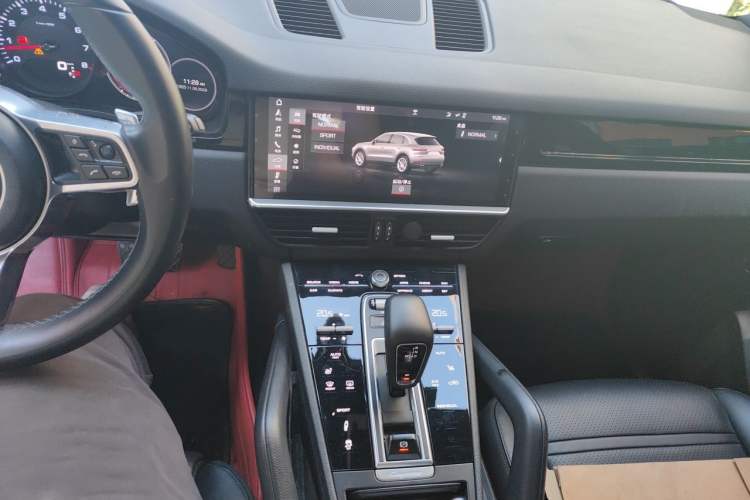 Used Porsche Cayenne 2018 Cayenne 3.0T Audio And AC Panel