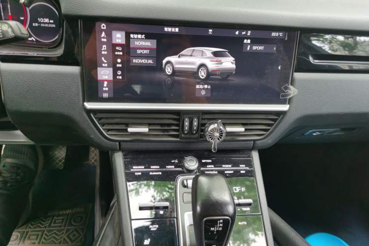 Used Porsche Cayenne 2018 Cayenne 3.0T Audio And AC Panel