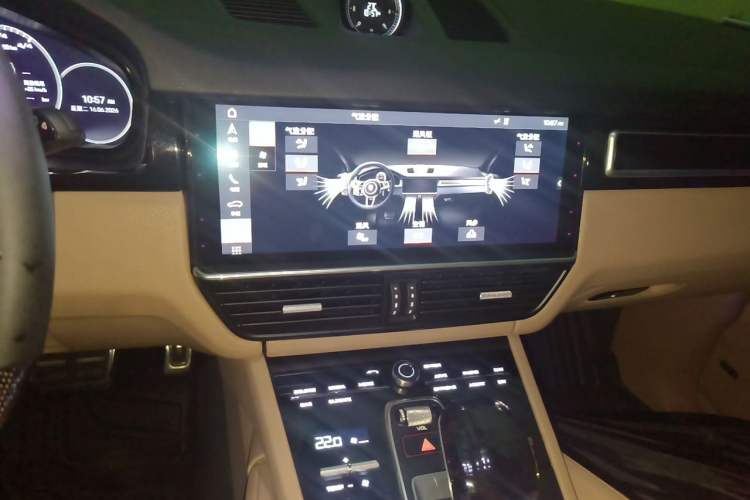 Used Porsche Cayenne 2018 Cayenne 3.0T Audio And AC Panel