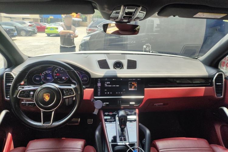 Used Porsche Cayenne 2018 Cayenne S 2.9T Center Console