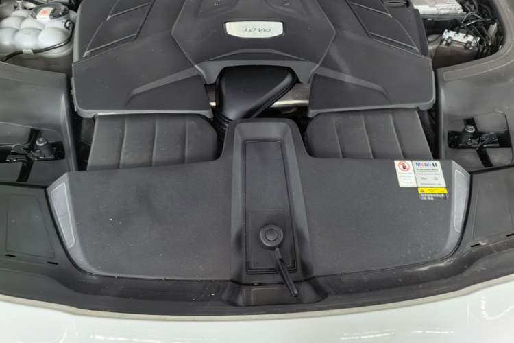 Used Porsche Cayenne 2018 Cayenne 3.0T Engine Bay