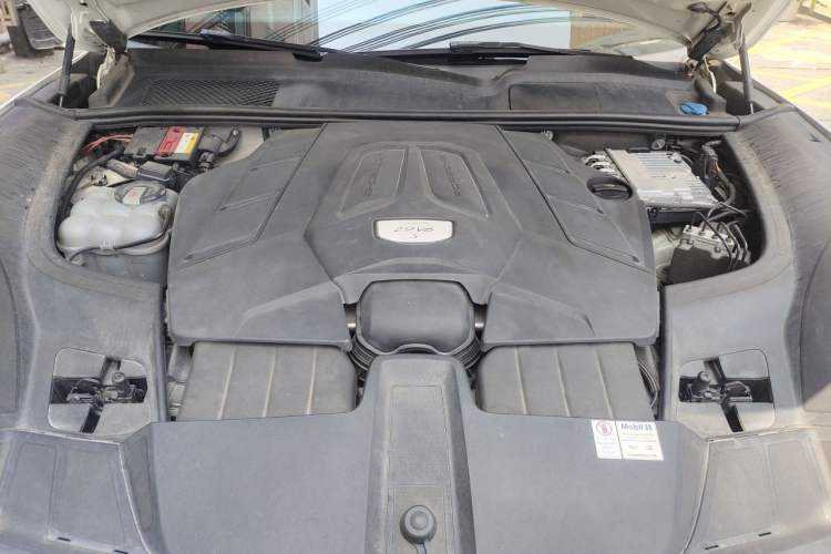 Used Porsche Cayenne 2018 Cayenne S 2.9T Engine Bay