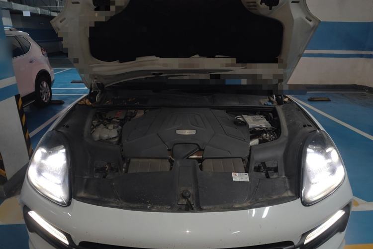 Used Porsche Cayenne 2018 Cayenne 3.0T Engine Bay