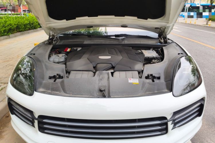 Used Porsche Cayenne 2018 Cayenne 3.0T Engine Bay