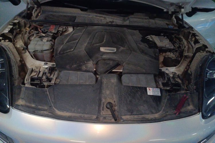 Used Porsche Cayenne 2018 Cayenne 3.0T Engine Bay
