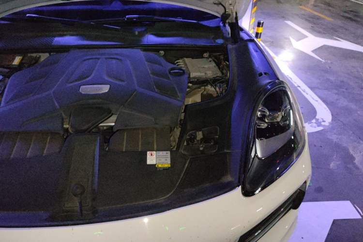 Used Porsche Cayenne 2018 Cayenne 3.0T Engine Bay Left