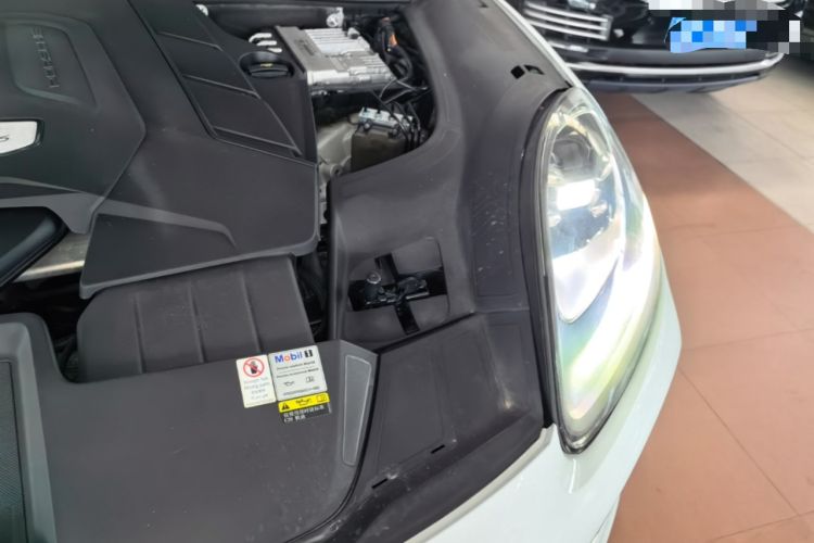 Used Porsche Cayenne 2018 Cayenne 3.0T Engine Bay Left