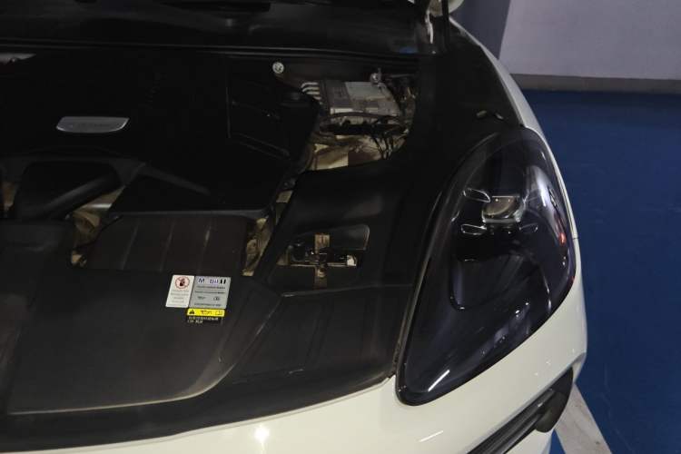 Used Porsche Cayenne 2018 Cayenne 3.0T Engine Bay Left