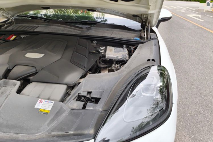 Used Porsche Cayenne 2018 Cayenne 3.0T Engine Bay Left