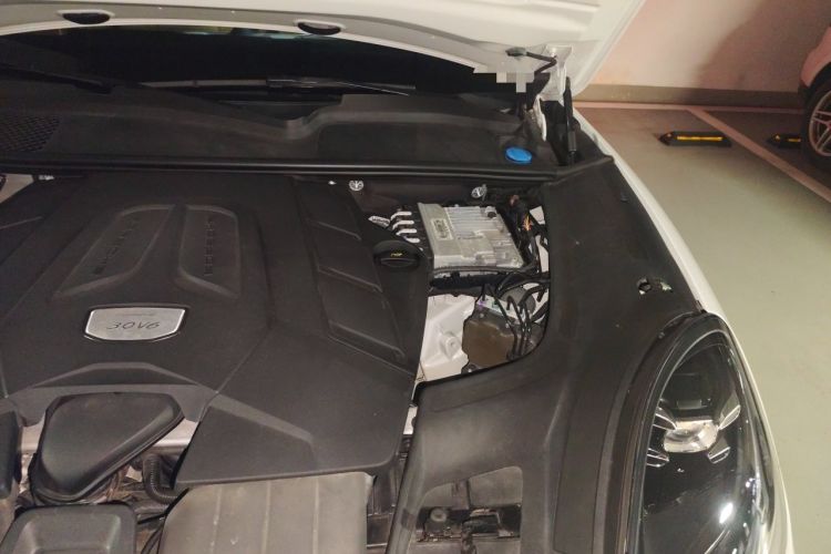 Used Porsche Cayenne 2018 Cayenne 3.0T Engine Bay Left