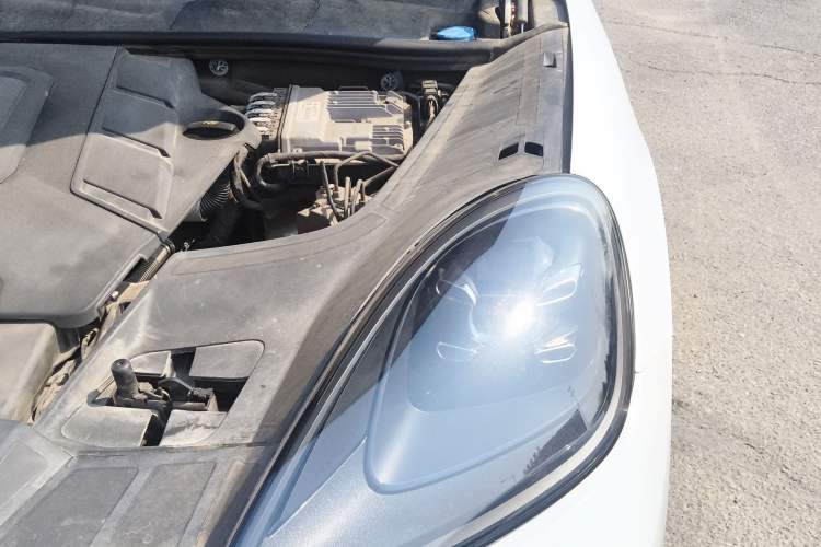 Used Porsche Cayenne 2018 Cayenne 3.0T Engine Bay Left
