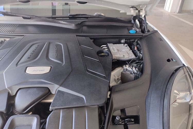 Used Porsche Cayenne 2018 Cayenne 3.0T Engine Bay Left