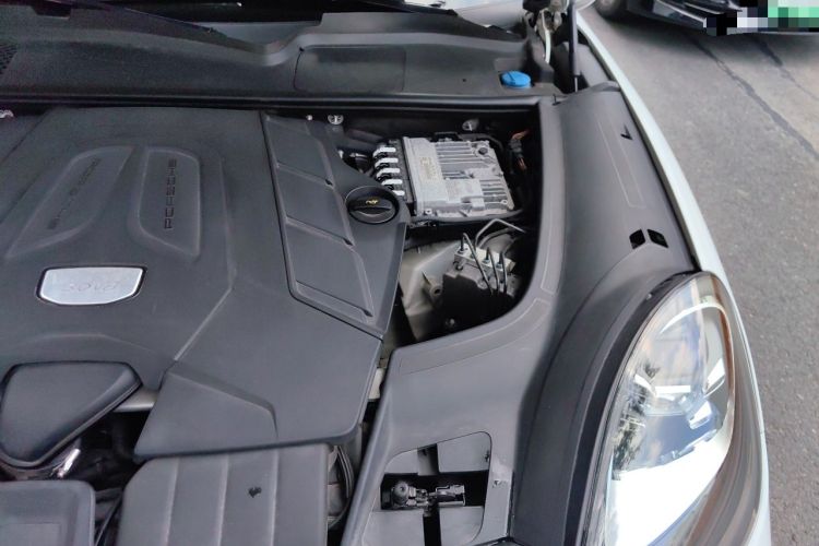 Used Porsche Cayenne 2018 Cayenne 3.0T Engine Bay Left