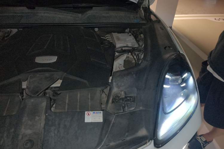 Used Porsche Cayenne 2018 Cayenne 3.0T Engine Bay Left
