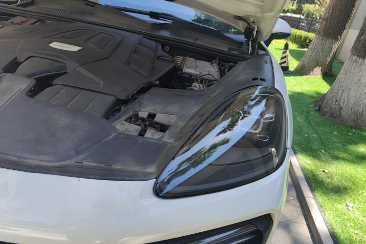 Used Porsche Cayenne 2018 Cayenne 3.0T Engine Bay Left