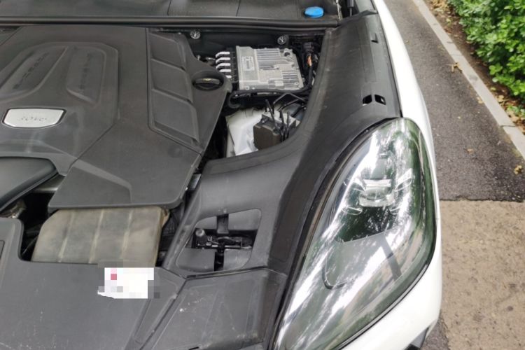 Used Porsche Cayenne 2018 Cayenne 3.0T Engine Bay Left