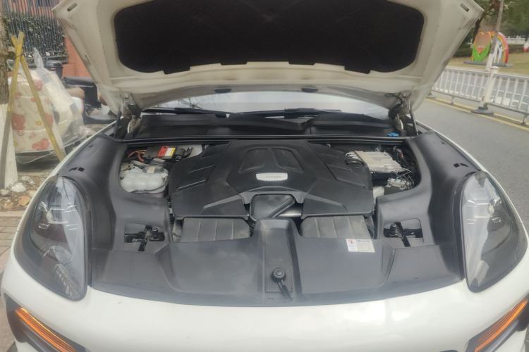 Used Porsche Cayenne 2018 Cayenne 3.0T Engine Bay