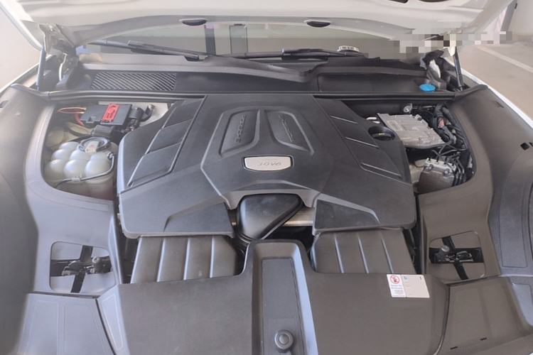 Used Porsche Cayenne 2018 Cayenne 3.0T Engine Bay
