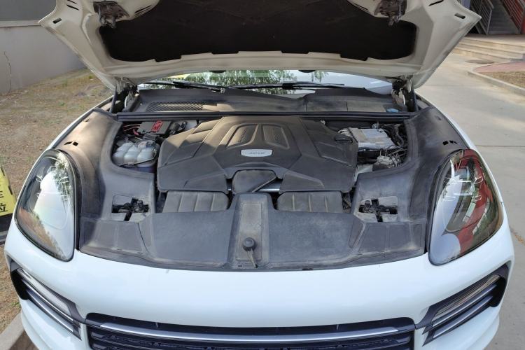 Used Porsche Cayenne 2018 Cayenne 3.0T Engine Bay
