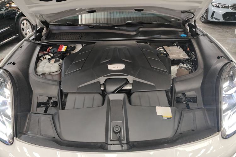 Used Porsche Cayenne 2018 Cayenne 3.0T Engine Bay