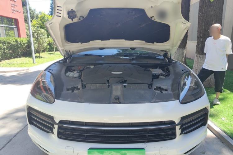 Used Porsche Cayenne 2018 Cayenne 3.0T Engine Bay