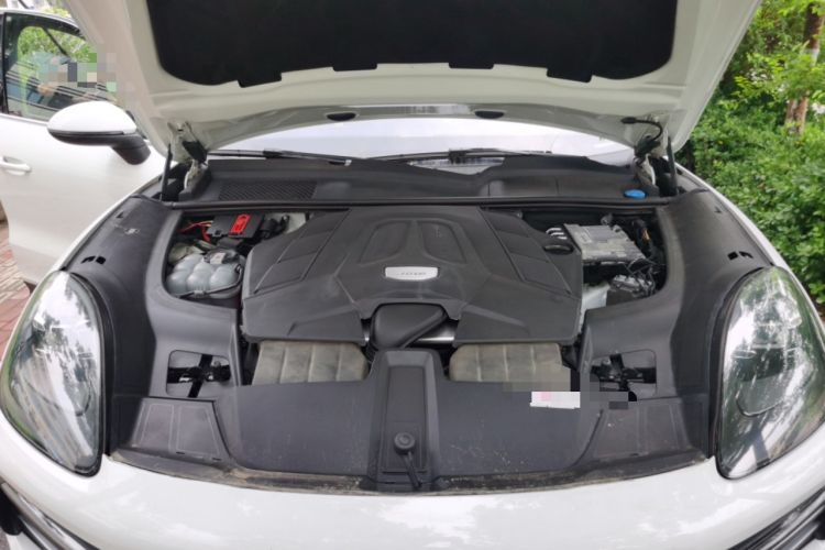 Used Porsche Cayenne 2018 Cayenne 3.0T Engine Bay