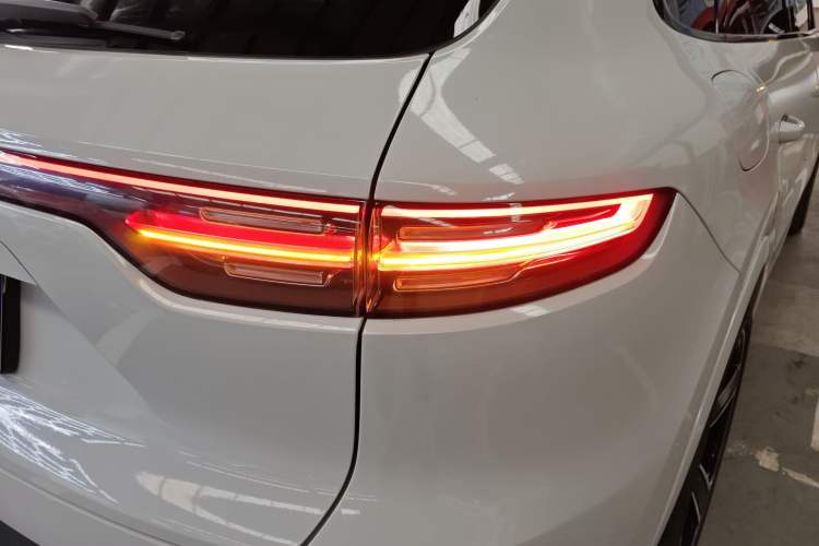 Used Porsche Cayenne 2018 Cayenne 3.0T Exterior 3