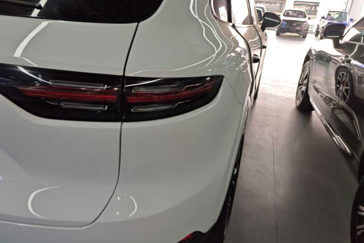 Used Porsche Cayenne 2018 Cayenne 3.0T Exterior 3