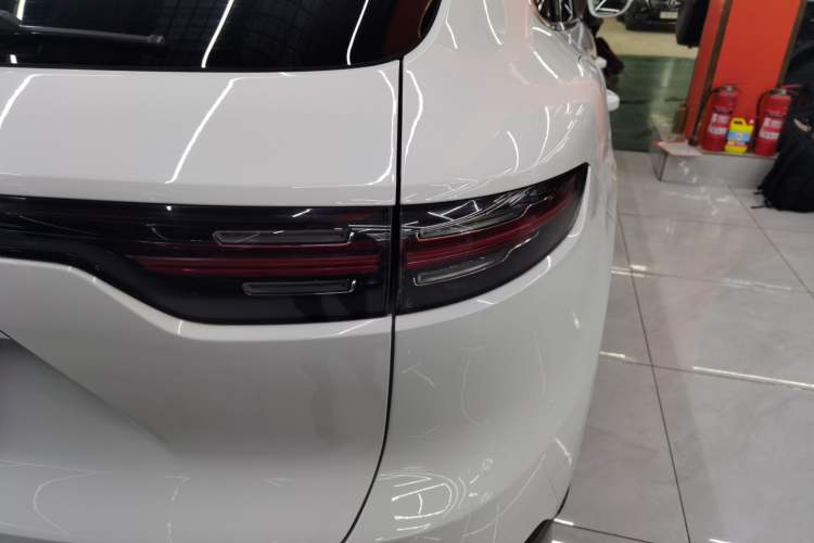 Used Porsche Cayenne 2018 Cayenne 3.0T Exterior 3