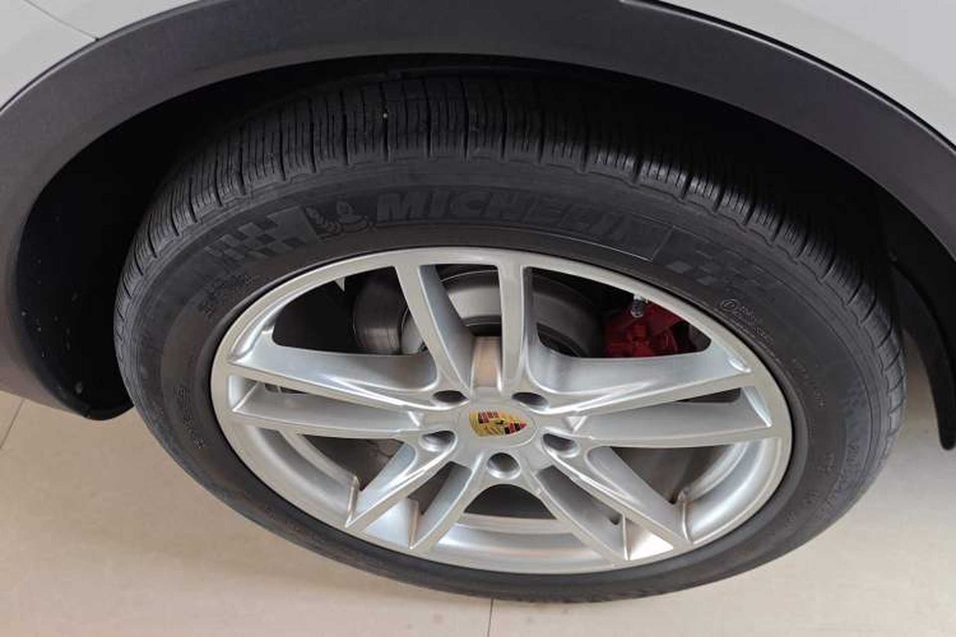 Used Porsche Cayenne 2018 Cayenne 3.0T Exterior 8
