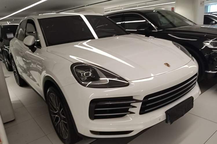 Used Porsche Cayenne 2018 Cayenne 3.0T Front Right 45 Deg