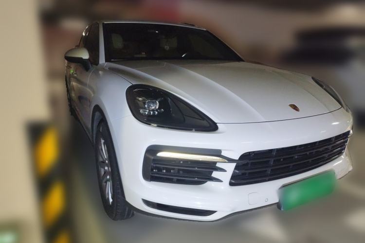 Used Porsche Cayenne 2018 Cayenne 3.0T Front Right 45 Deg