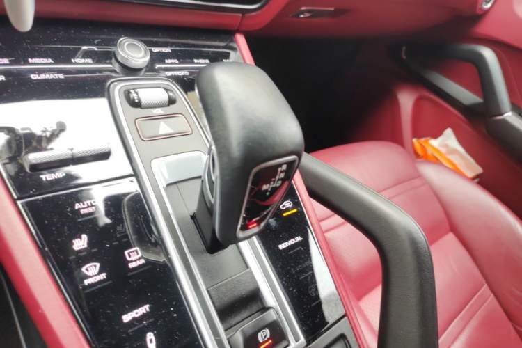 Used Porsche Cayenne 2018 Cayenne 3.0T Gear Lever
