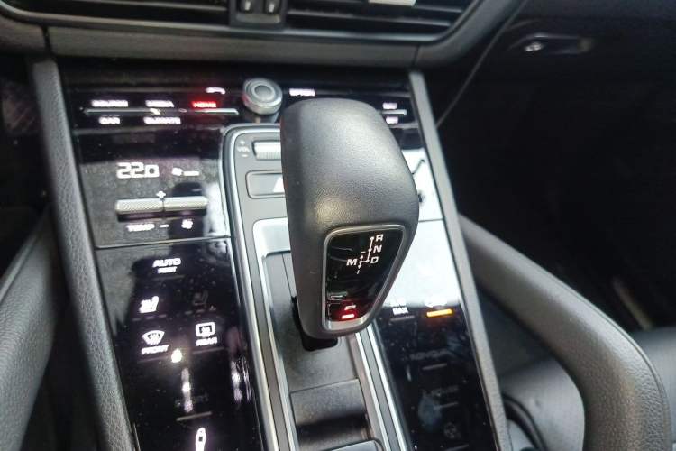 Used Porsche Cayenne 2018 Cayenne 3.0T Gear Lever