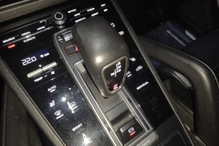 Used Porsche Cayenne 2018 Cayenne 3.0T Gear Lever