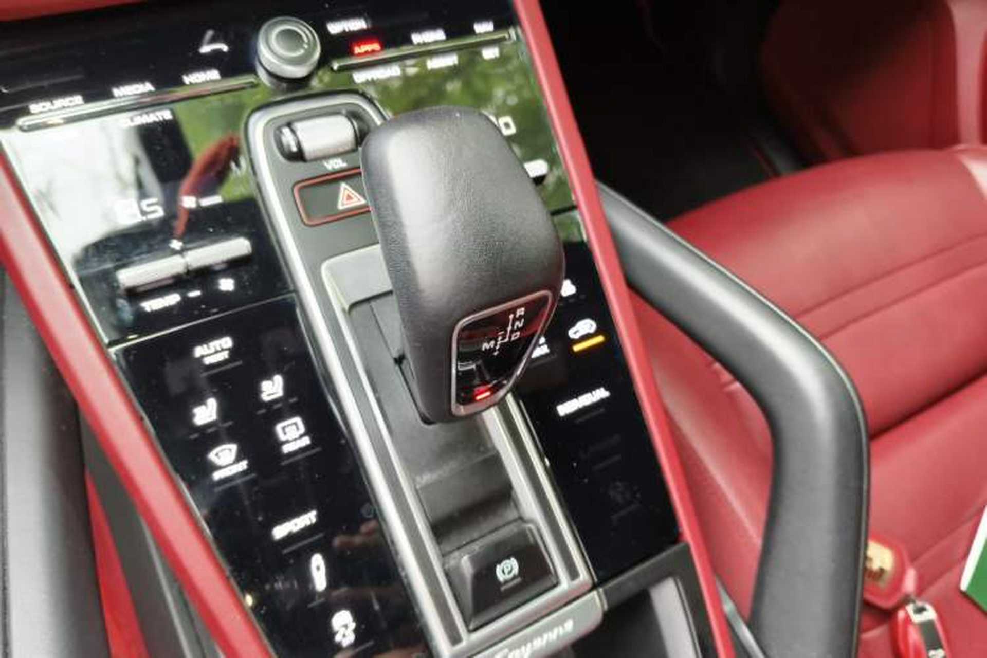 Used Porsche Cayenne 2018 Cayenne 3.0T Gear Lever