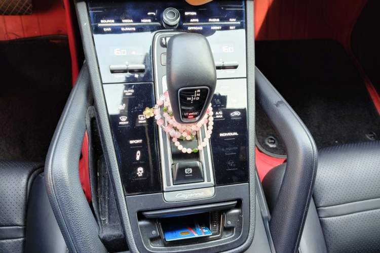 Used Porsche Cayenne 2018 Cayenne 3.0T Gear Lever