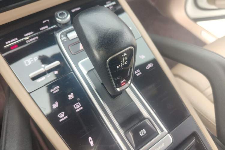 Used Porsche Cayenne 2018 Cayenne S 2.9T Gear Lever