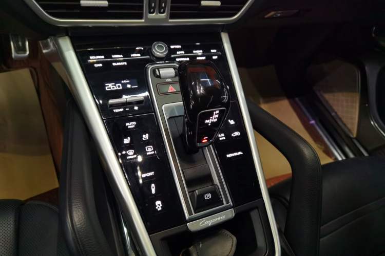 Used Porsche Cayenne 2018 Cayenne 3.0T Gear Lever