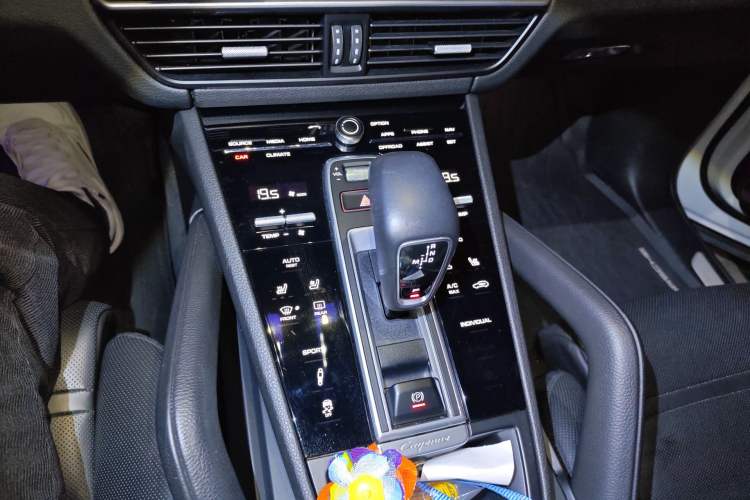Used Porsche Cayenne 2018 Cayenne 3.0T Gear Lever