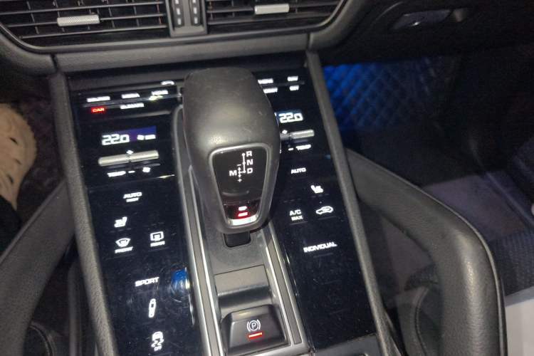 Used Porsche Cayenne 2018 Cayenne 3.0T Gear Lever
