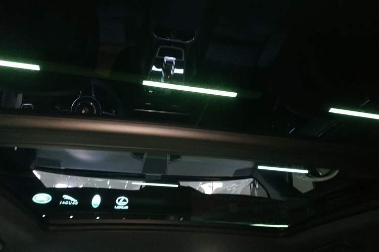 Used Porsche Cayenne 2018 Cayenne 3.0T Headliner
