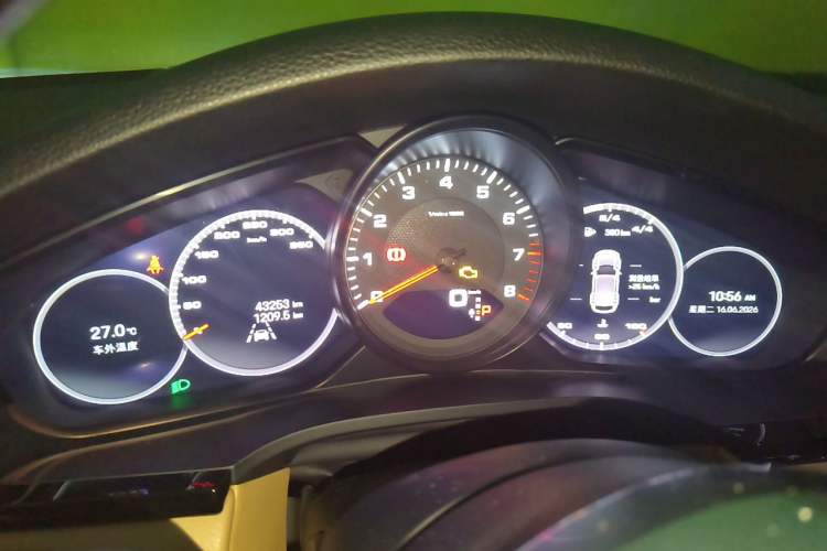 Used Porsche Cayenne 2018 Cayenne 3.0T Instrument Cluster