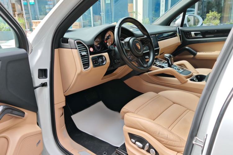 Used Porsche Cayenne 2018 Cayenne 3.0T Interior 1