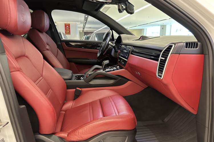 Used Porsche Cayenne 2018 Cayenne 3.0T Interior 10